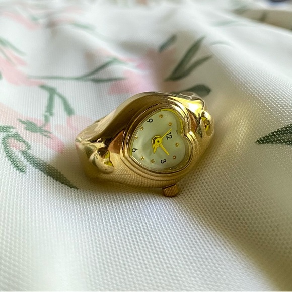 GOLD HEART RING WATCH - Picture 4 of 4